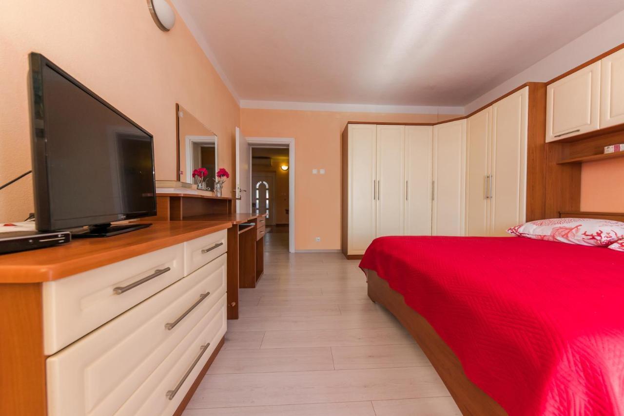 Marko Apartment *