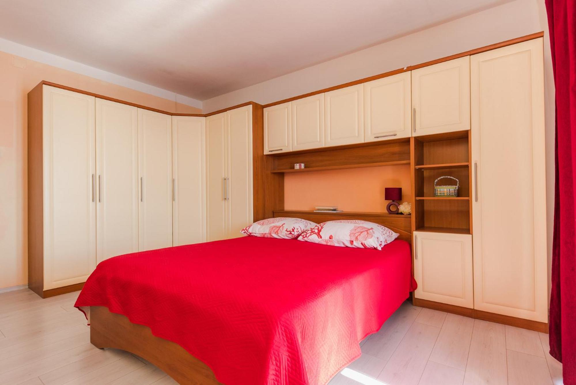 Marko Apartment *